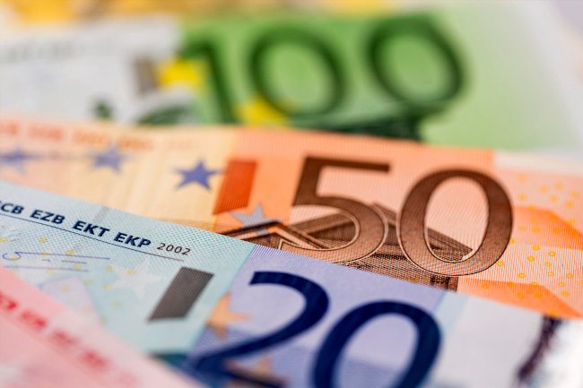 euro-bills
