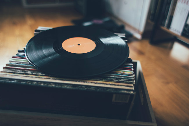 make-money-by-selling-vinyl-records